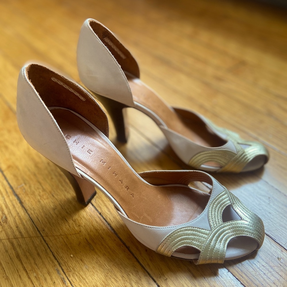 Chie Mihara Cream and Gold Heels size 39